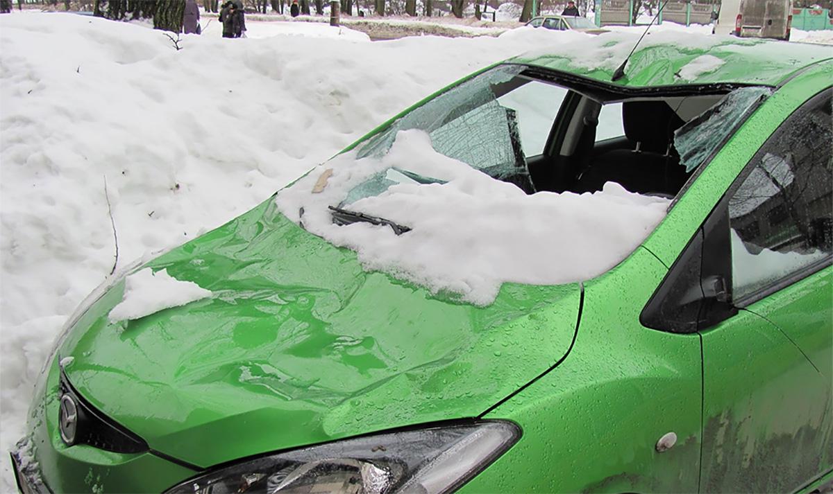 Фото Что делать, если на машину упал с крыши снег – пошаговая инструкция 5